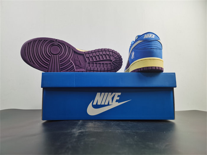 Nike Dunk Low Undefeated 5 On It Dunk vs. AF1 DH6508-400