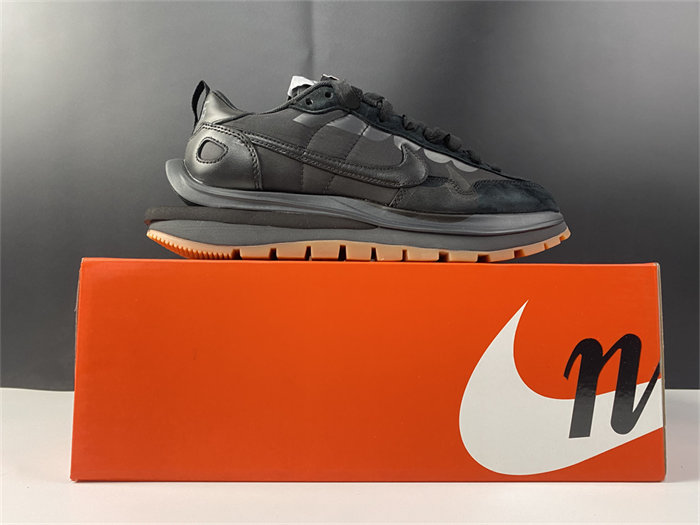 Nike Vaporwaffle sacai Black Gum DD1875-001