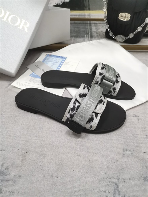 Dio Slipper