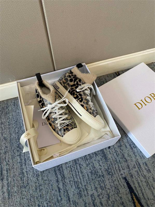 DR Sneaker