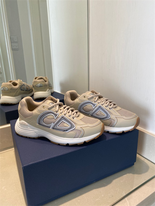 DR B30 Sneakers