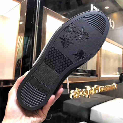 DR Sneaker