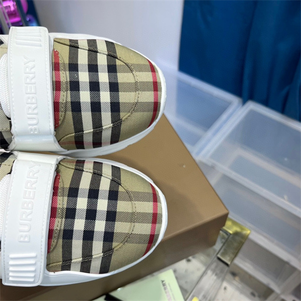 bvrberry MJ004201
