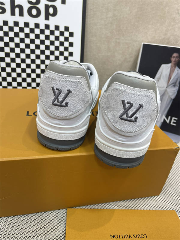 LV017