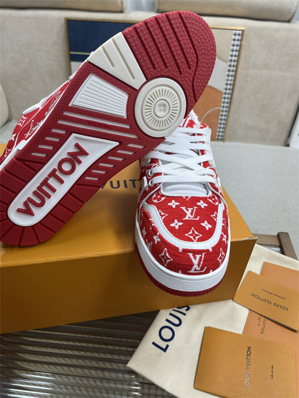 LV023