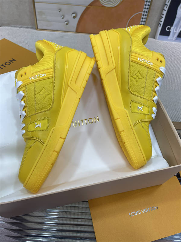 LV074