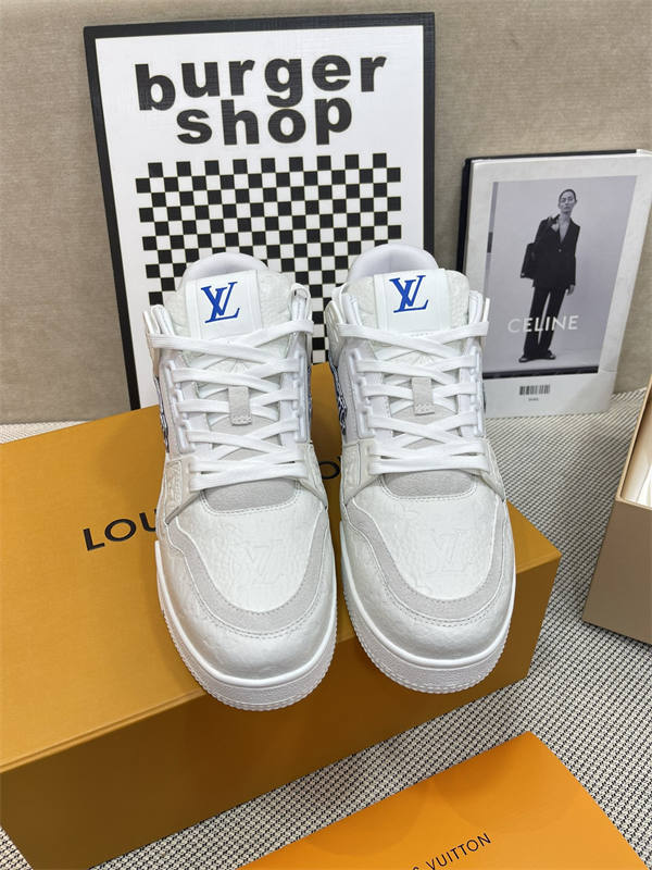 LV093