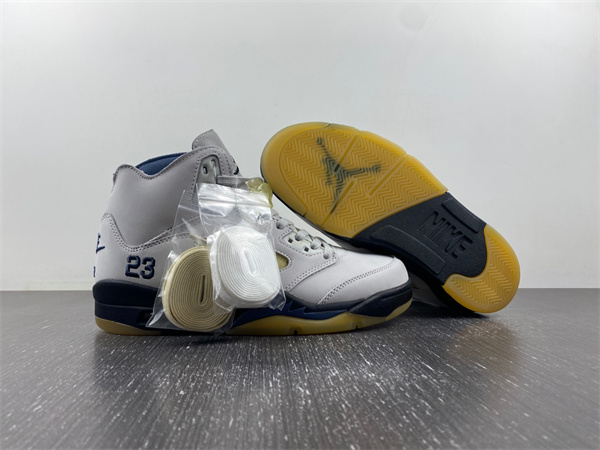 Jordan 5 Retro A Ma Maniére Diffused Blue  FZ5758-004