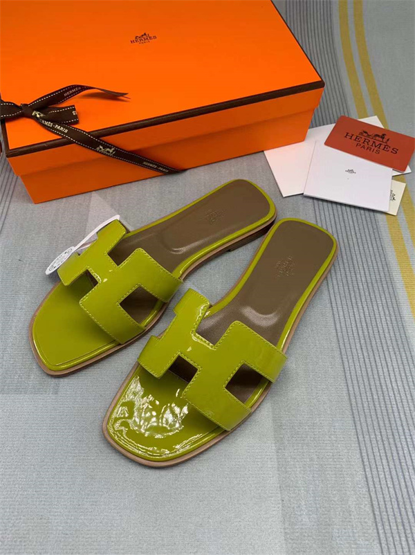 H Slipper