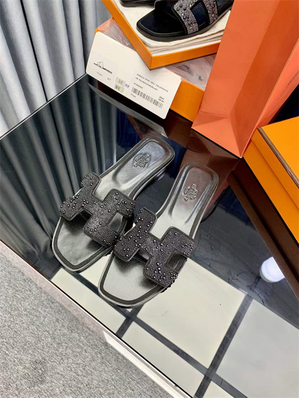 H Slipper