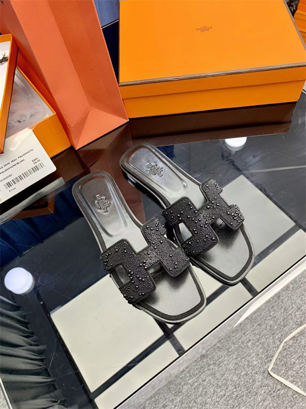 H Slipper