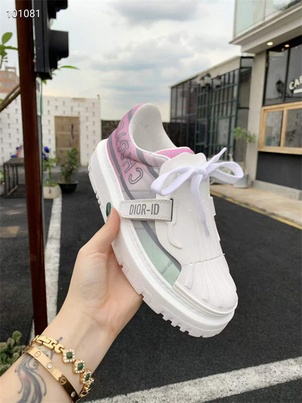 Dr Sneaker