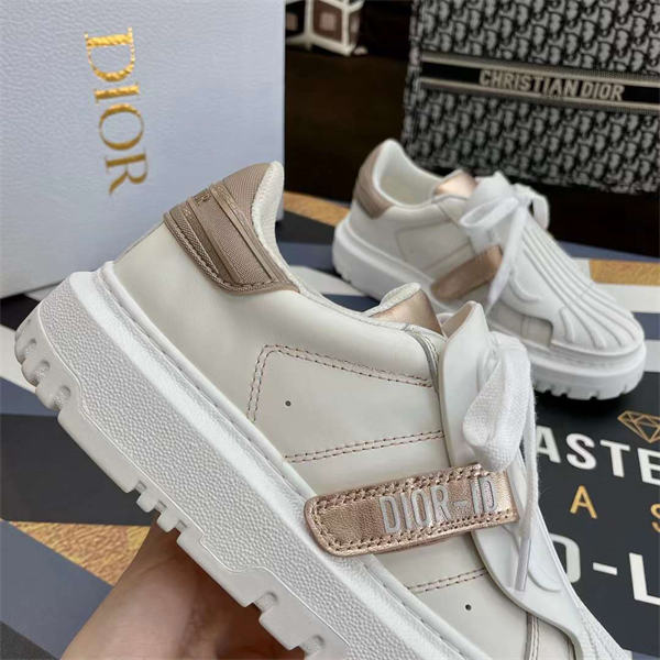 Dr Sneaker