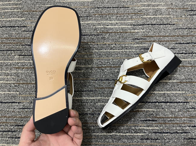 G*u*i sandals 9