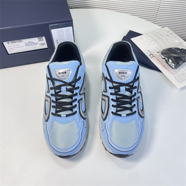 D1or B30 Sneaker