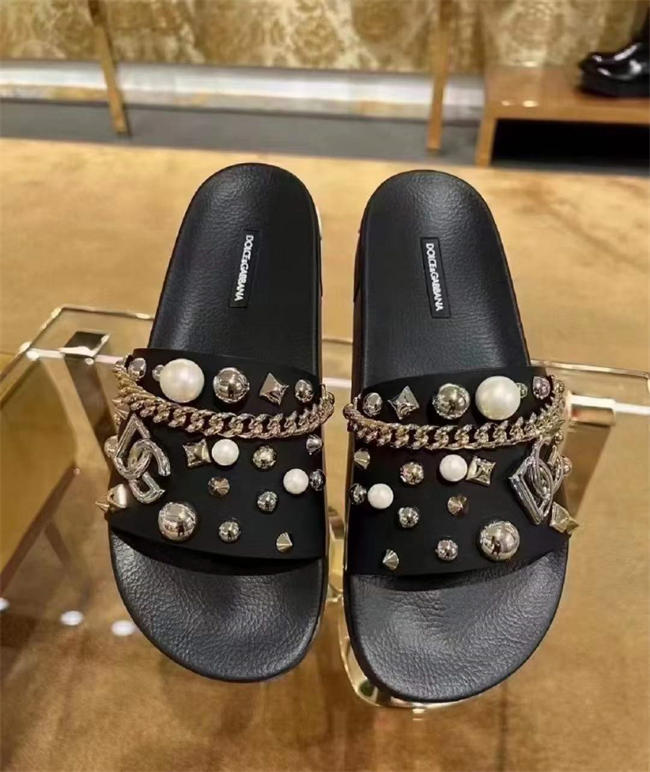 DG slipper 19