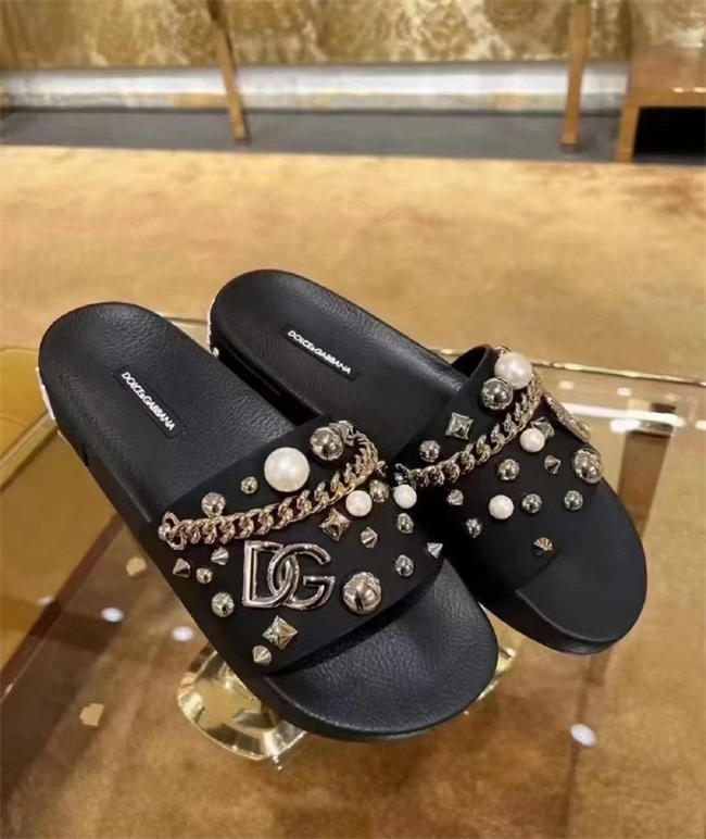DG slipper 19