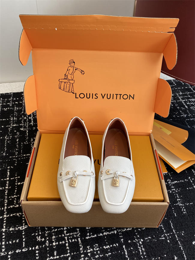 Lv Loafer 066