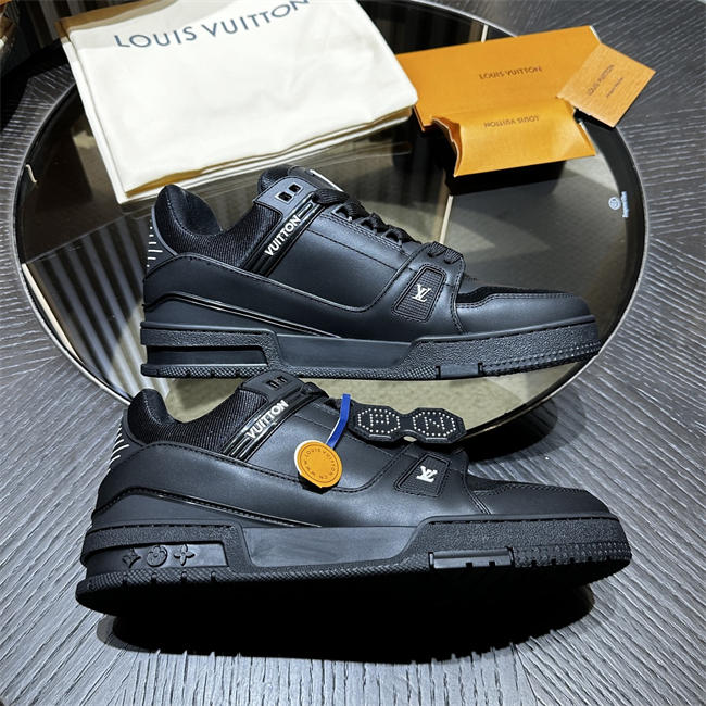 Lv Sneaker