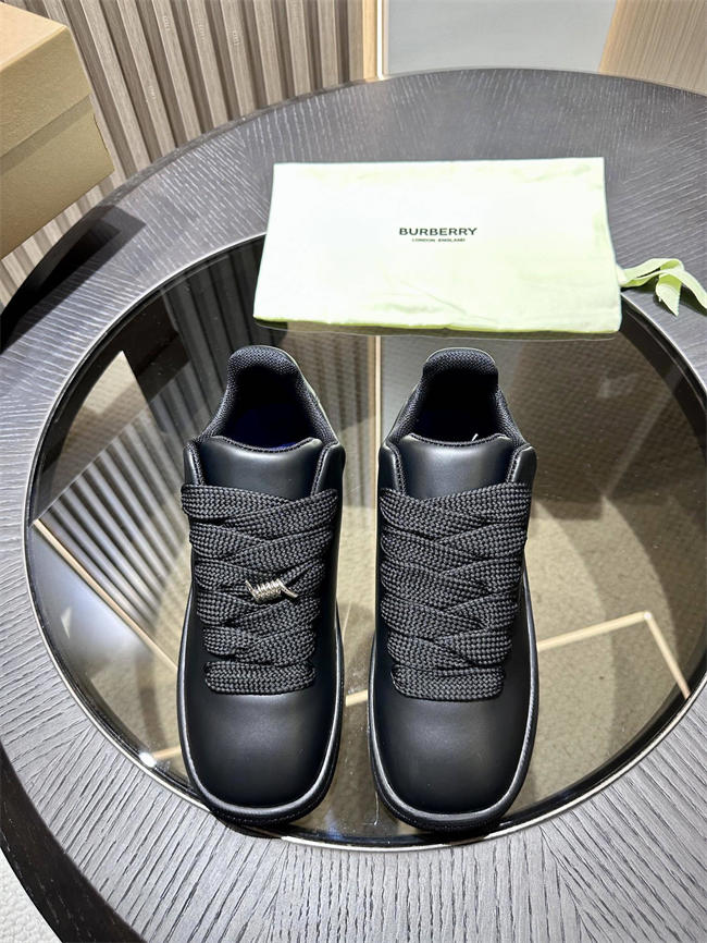 Bv*b*rry Sneaker