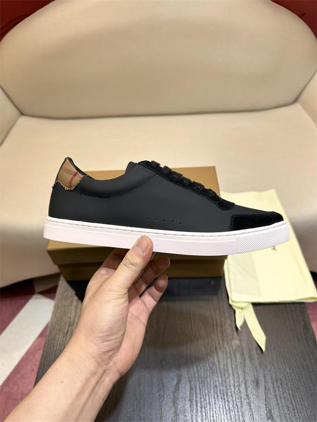 Bv*b*rry Sneaker