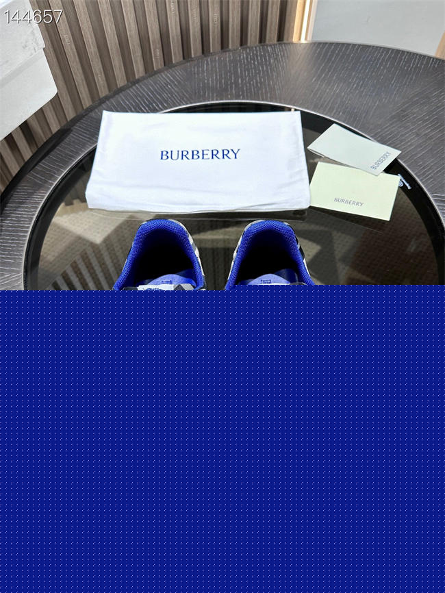 Bv*b*rry Sneaker