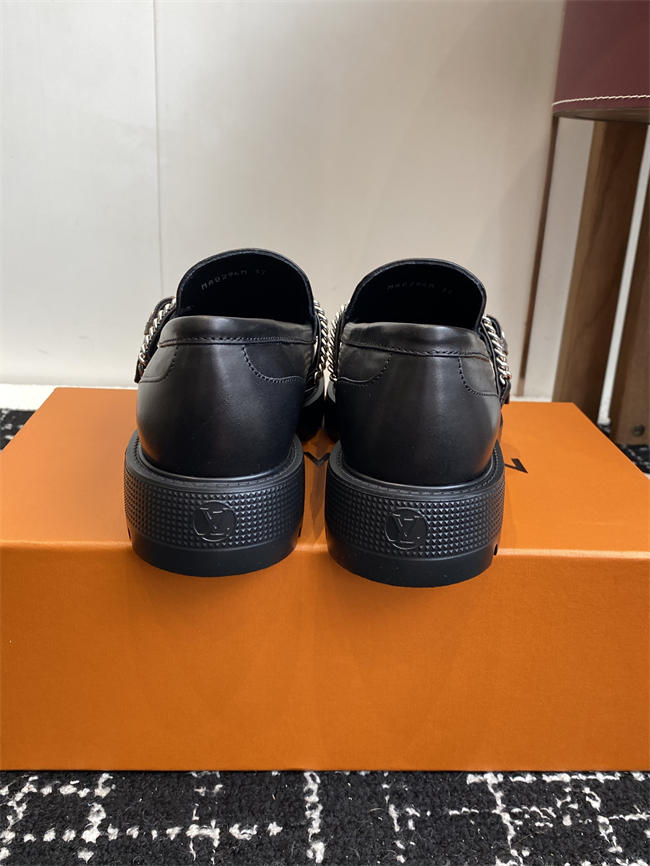 Lv Loafer 075