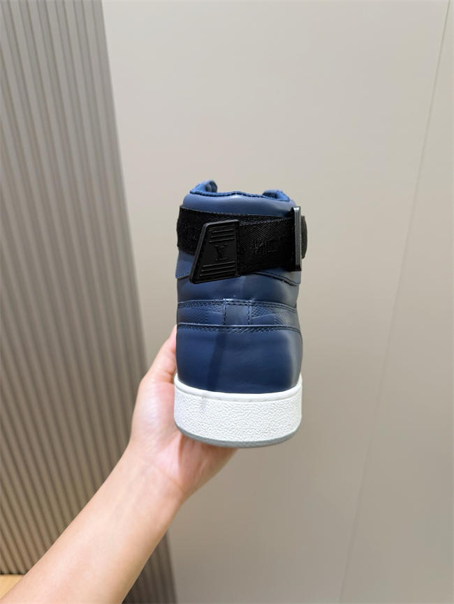 Lv Sneaker