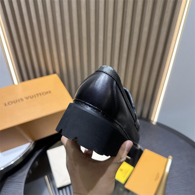 Lv Loafer087