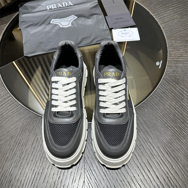 Pra*a Sneaker079