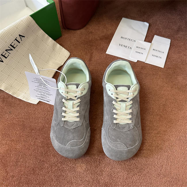 B0tt*ga Ven*ta Sneaker