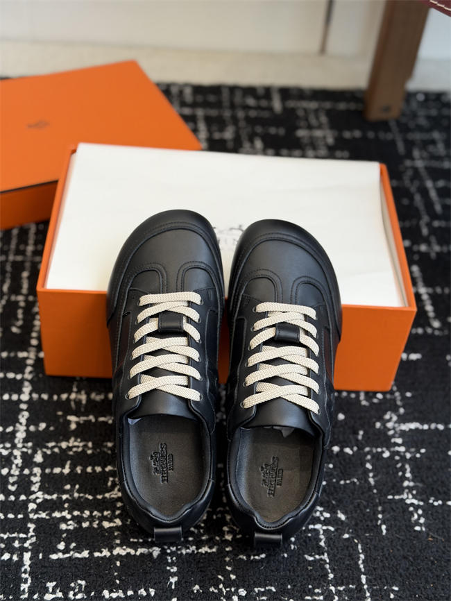HER MES Sneaker