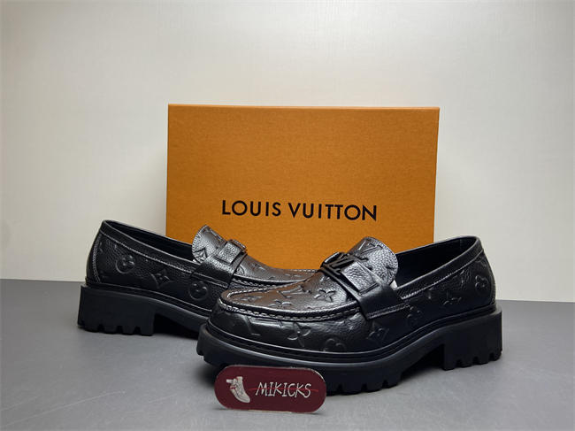 Lv Loafer085