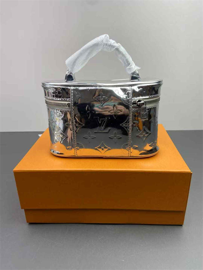 Vanity Chain Pouch
