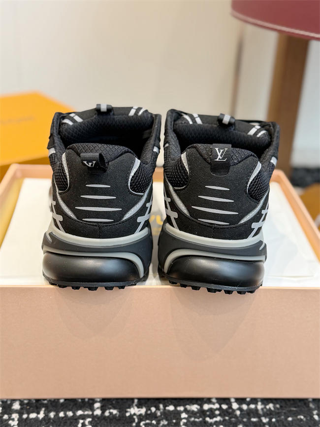 LV Tatic Runner